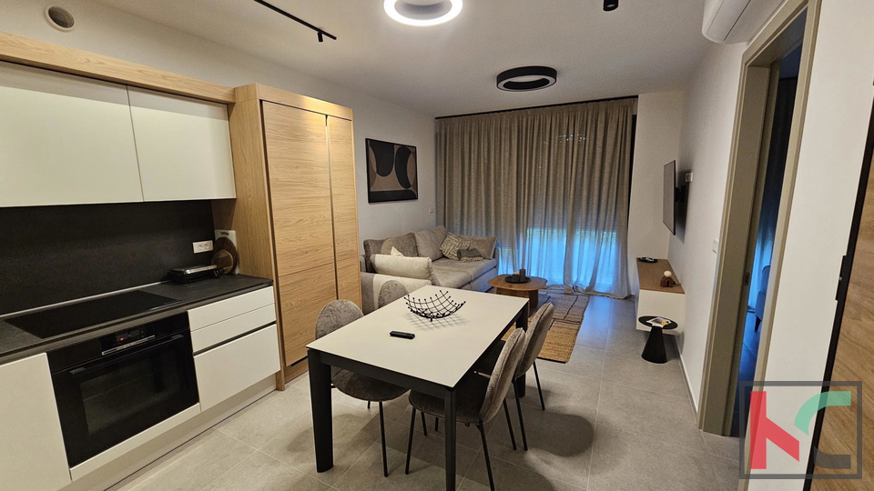 Istra&comma; Pula&comma; Valdebek&comma; udobno dru&zcaron;insko stanovanje 3s&plus;dnevna soba&comma; &num;prodaja