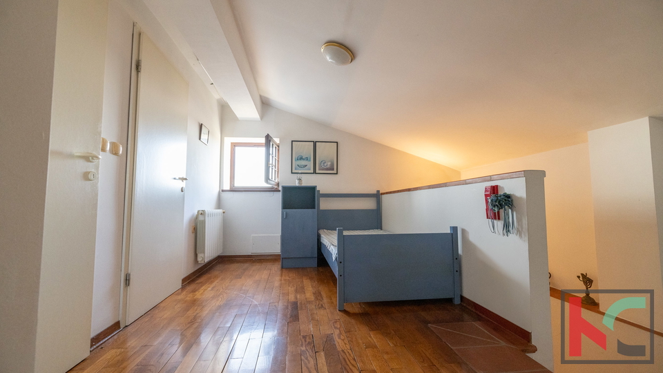 ISTRA&comma; BRTONIGLA&comma; KVALITETNO OBNOVLJENA KU&Cacute;A U SRCU ISTRE&comma; &num;PRODAJA