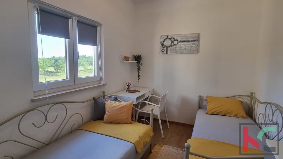 ISTRA&comma; BARBAN - SAMOSTOJE&Cacute;A KU&Cacute;A S DVA STANA I BAZENOM&comma; &num;PRODAJA