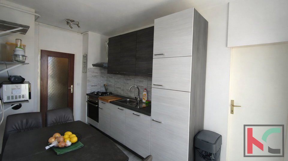 Pula&comma; &Scaron;ijana&comma; renovierte Dreizimmerwohnung in guter Lage&comma; Aufzug &num;Verkauf