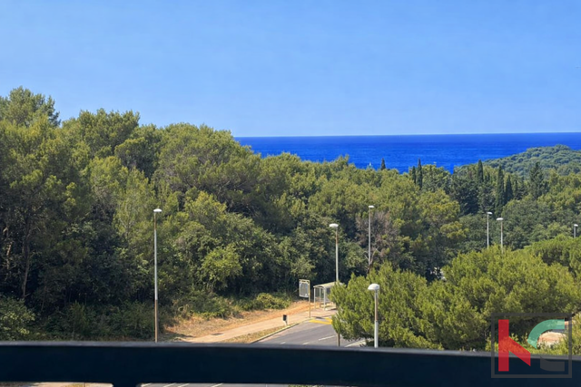 PULA, VERUDA, OBITELJSKI STAN 3SS+DB NA ATRAKTIVNOJ LOKACIJI, POGLED MORE #PRODAJA