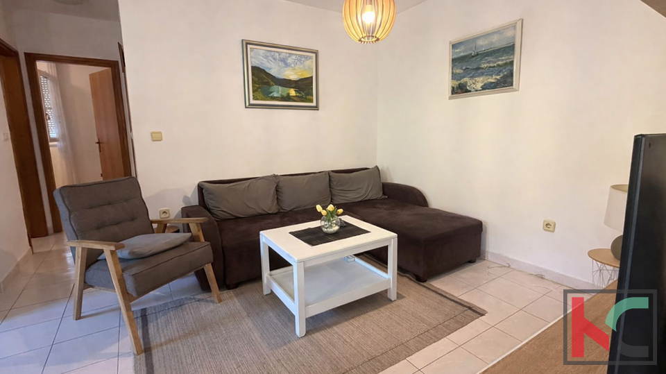 PULA&comma; VERUDA&comma; STAN 2SS&plus;DB NA PO&Zcaron;ELJNOJ LOKACIJI&comma; 200M OD PLA&Zcaron;E &num;PRODAJA