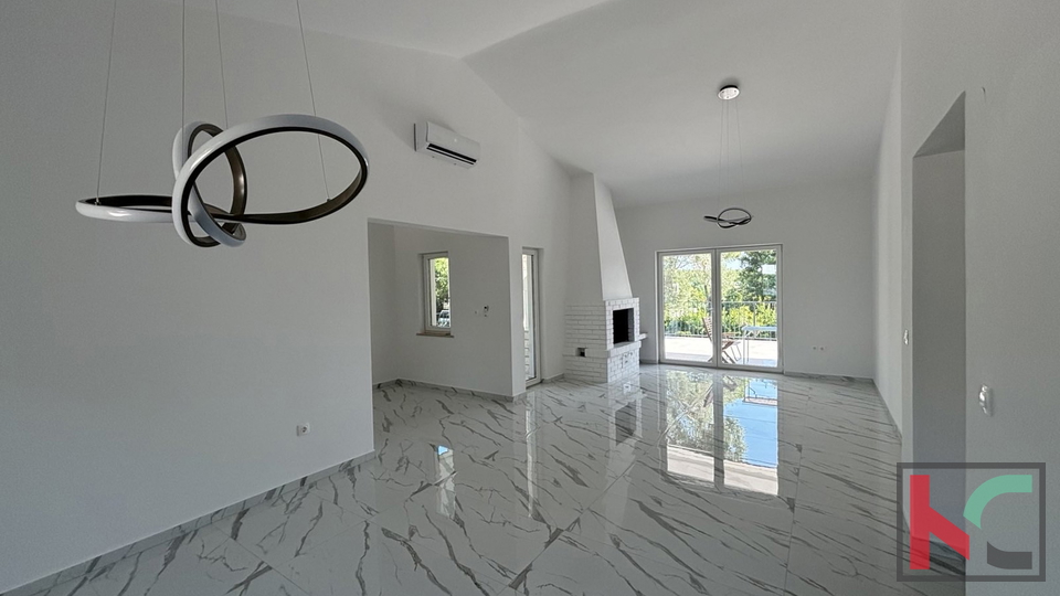 ISTRA – UMAG, KUĆA S 3 APARTMANA I BAZENOM, 300M OD PLAŽE #PRODAJA