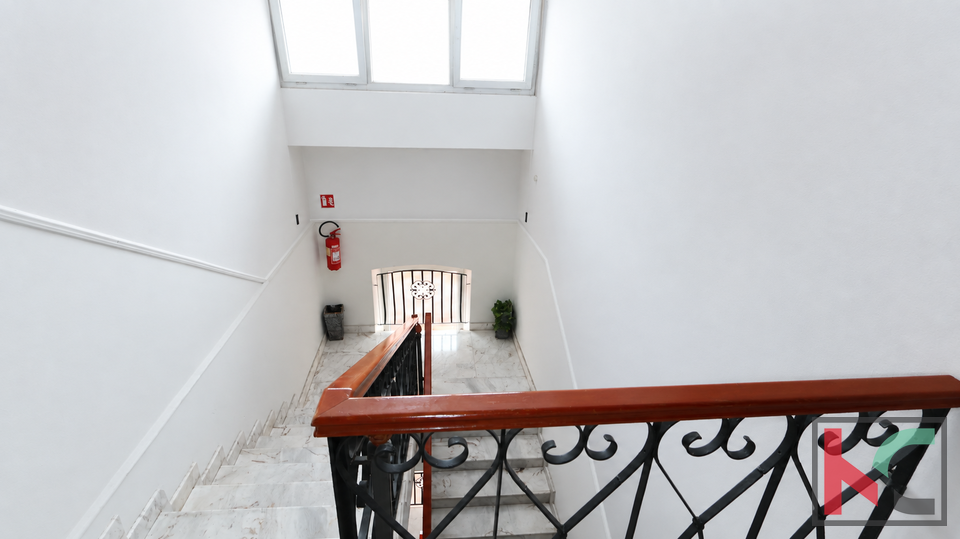 PULA&comma; CENTAR&comma; STAN 37&comma;17m2 &num;PRODAJA