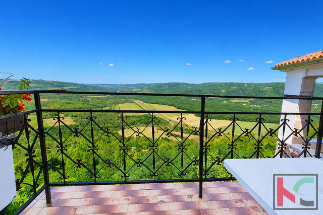 MOTOVUN - KUĆA U STAROJ JEZGRI I OTVORENIM POGLEDOM #PRODAJA