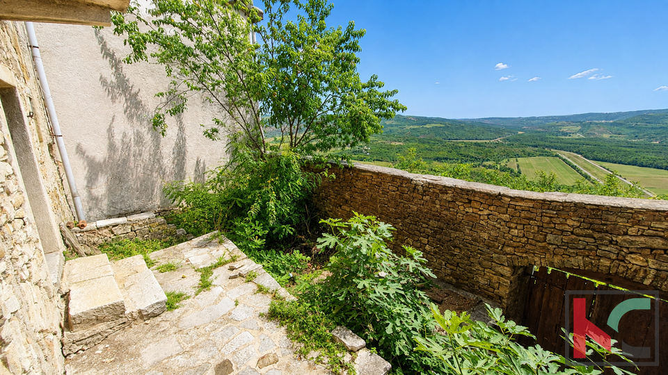 MOTOVUN - KU&Cacute;A U STAROJ JEZGRI I OTVORENIM POGLEDOM &num;PRODAJA