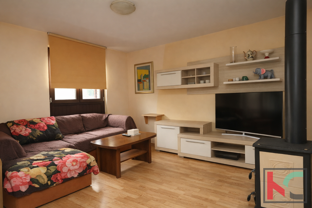 PULA, STOJA, SPACIOUS THREE-BEDROOM APARTMENT ON THE FIRST FLOOR #FOR SALE