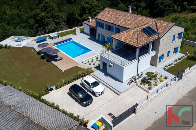 House, 360 m2, For Sale, Poreč