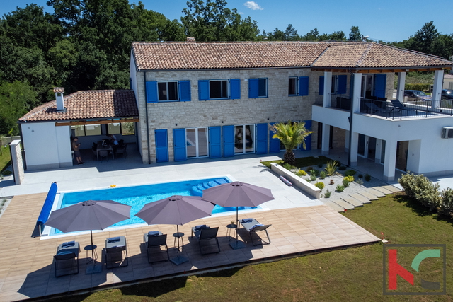 House, 360 m2, For Sale, Poreč