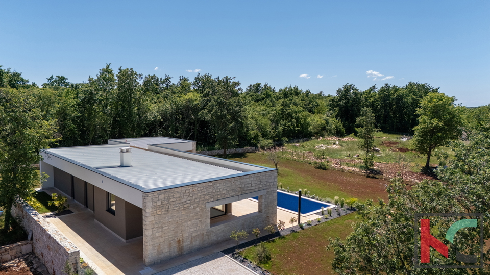 SVETVINČENAT, PRIZEMNICA SA BAZENOM OKRUŽENA PRIRODOM #PRODAJA