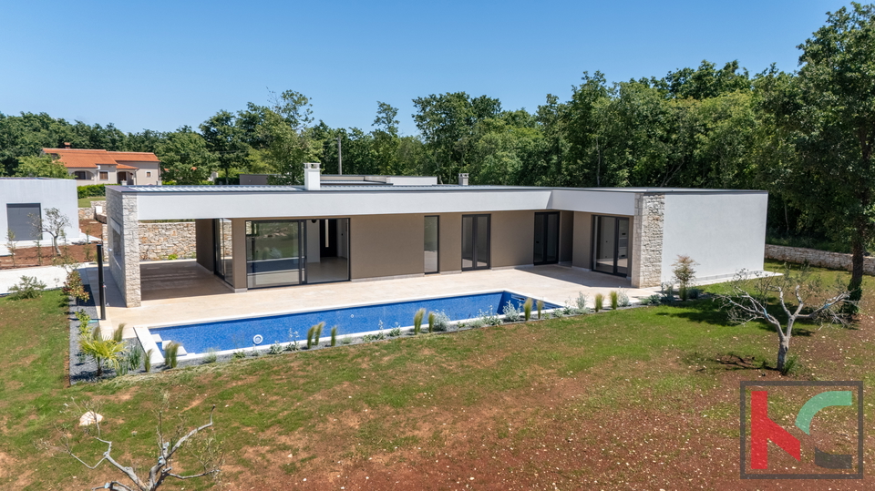 SVETVINČENAT, PRIZEMNICA SA BAZENOM OKRUŽENA PRIRODOM #PRODAJA