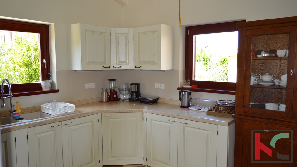 Haus&comma; 400 m2&comma; Verkauf&comma; Svetvin&ccaron;enat - Jur&scaron;i&cacute;i