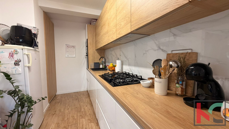 PULA&comma; VIDIKOVAC&comma; LIJEPI OBITELJSKI STAN 2SS&plus;DB &num;PRODAJA