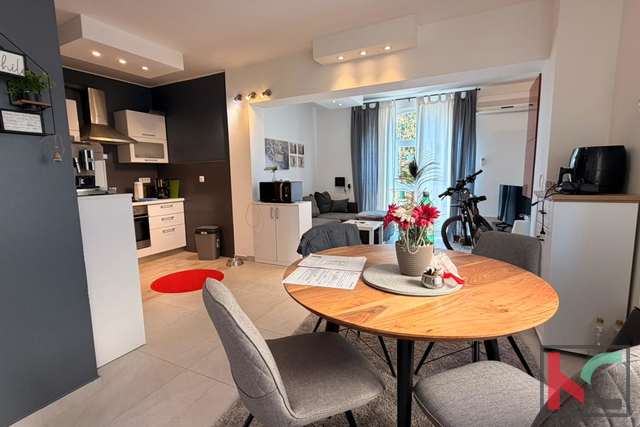 PULA, BUSOLER, TROSOBNI STAN S VRTOM I PRIVATNIM DVORIŠTEM #PRODAJA