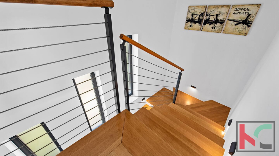 LIŽNJAN, KUĆA SA BAZENOM I POGLEDOM NA MORE#PRODAJA