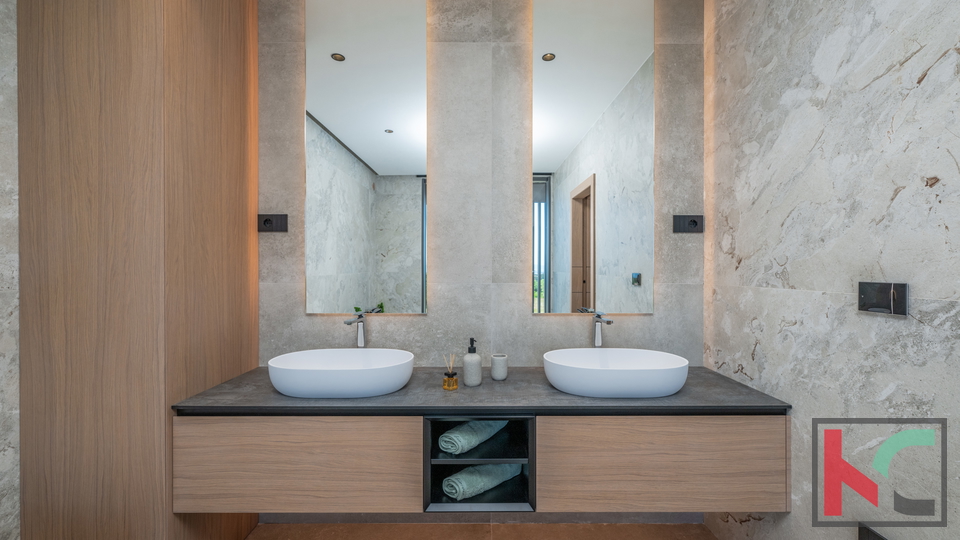 ISTRA&comma; MODERNA VILA S POGLEDOM NA MORE&comma; &num;PRODAJA