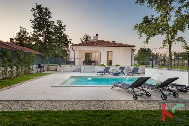 ISTRA, SVETVINČENAT, PROSTRANA PRIZEMNICA  S BAZENOM,  #PRODAJA