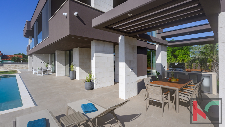 ISTRA&comma; MODERNA VILA S POGLEDOM NA MORE&comma; &num;PRODAJA