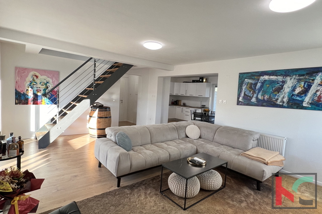POREČ, DREIZIMMERWOHNUNG 126 m2 #VERKAUF
