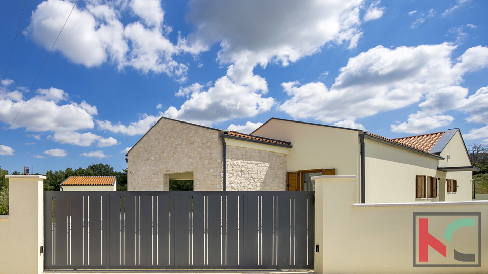 LUKSUZNA VILA, 200m2,TINJAN, #PRODAJA