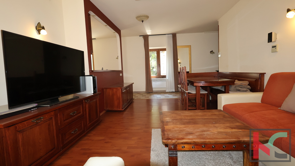 POREČ, STAN U DECUMANOVOJ ULICI #PRODAJA