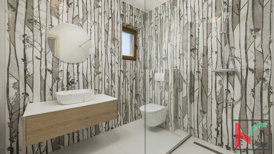 LUKSUZNA VILA&comma; 200m2&comma;TINJAN&comma; &num;NAJAM