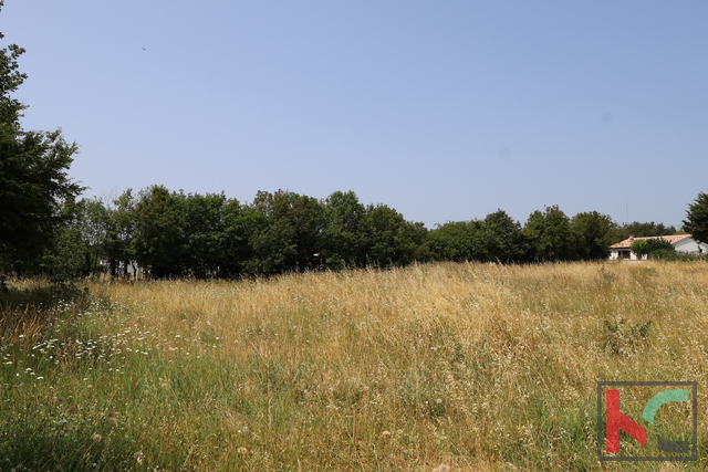 PULA, LOBORIKA, GRAĐEVINSKO ZEMLJIŠTE 907 m2 #PRODAJA