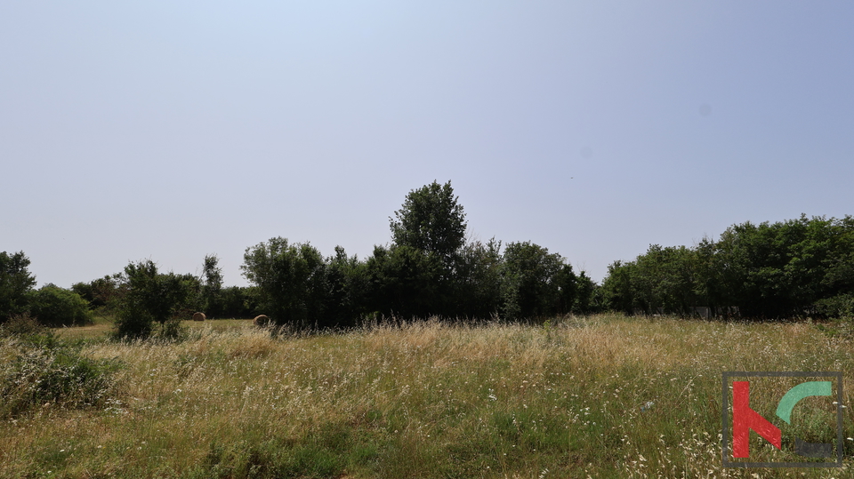 PULA, LOBORIKA, GRAĐEVINSKO ZEMLJIŠTE 907 m2 #PRODAJA