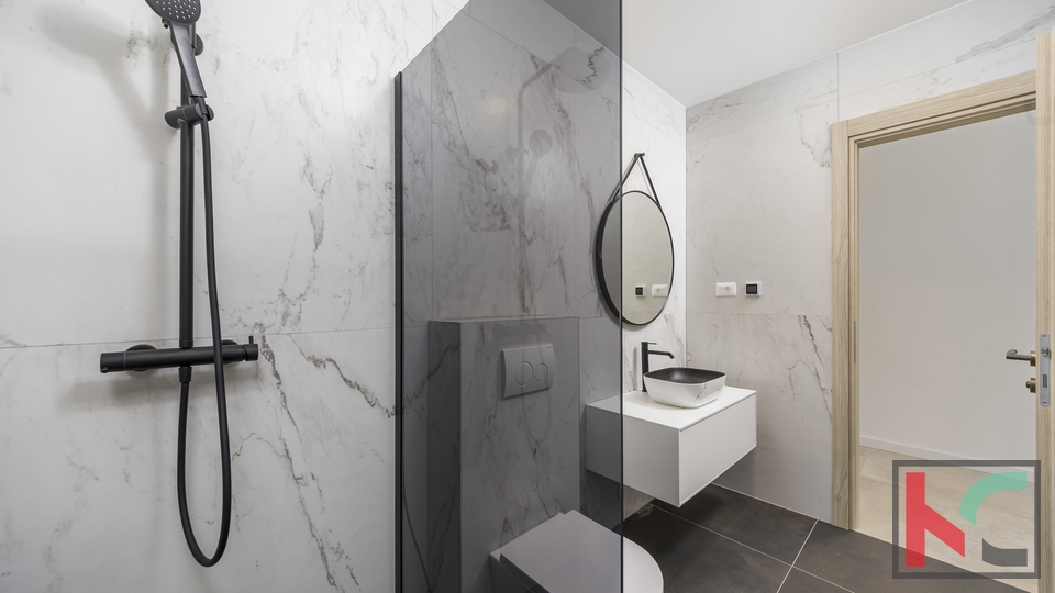 LUKSUZNA VILA&comma; 200m2&comma;TINJAN&comma; &num;NAJAM