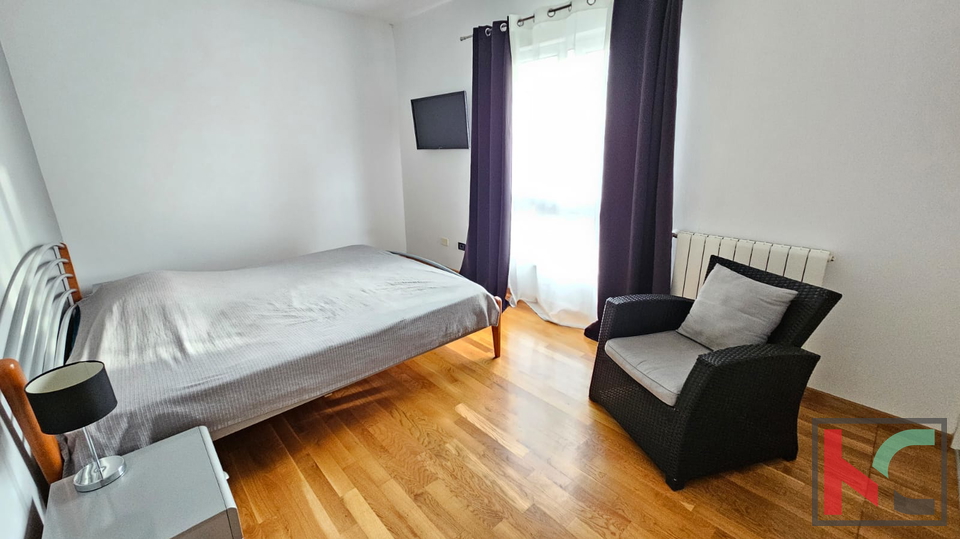 PULA, VALDEBEK, KUĆA SA DVA STANA I GARAŽOM #PRODAJA