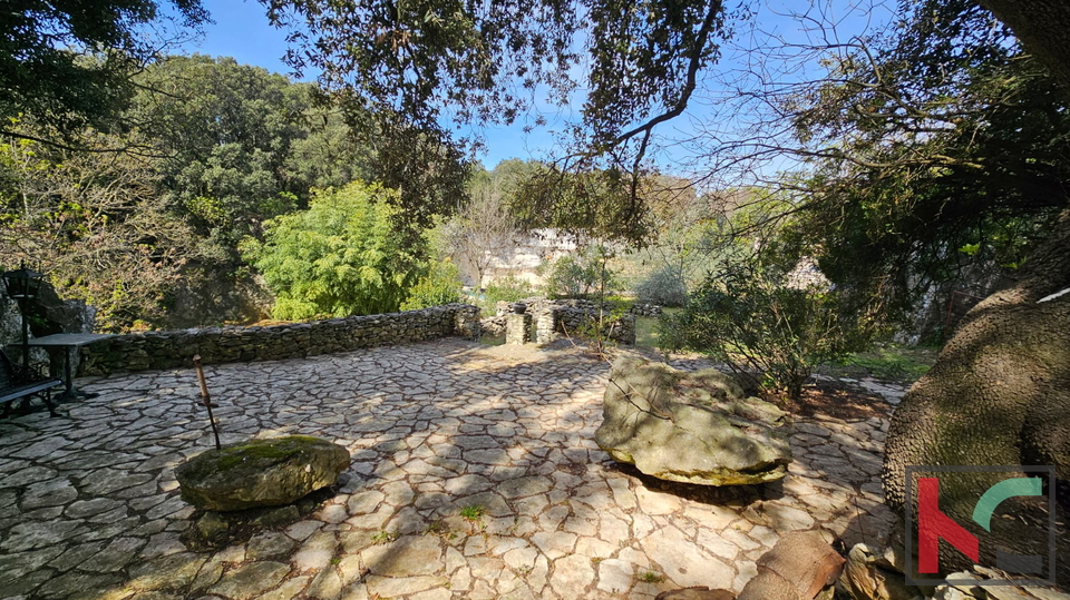 Hiša, 199 m2, Prodaja, Medulin - Vintijan
