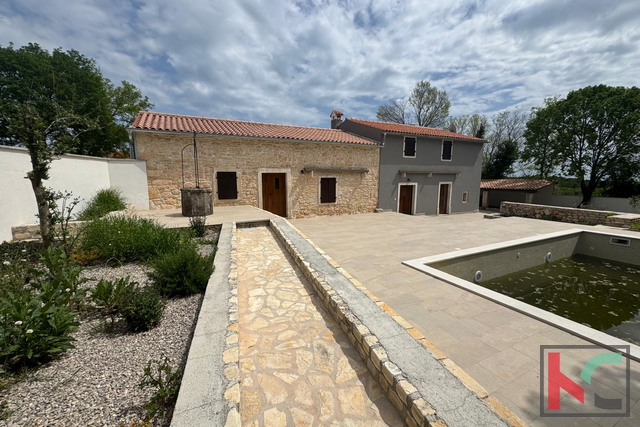 ISTRA, MANJADVORCI, REKONSTRUIRANA KUĆA SA BAZENOM, #PRODAJA