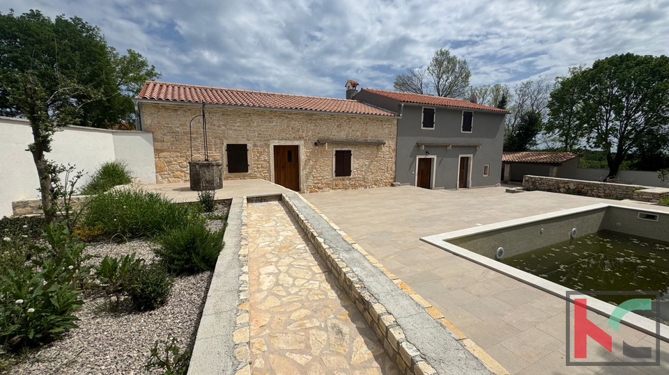 ISTRA, MANJADVORCI, REKONSTRUIRANA KUĆA SA BAZENOM, #PRODAJA
