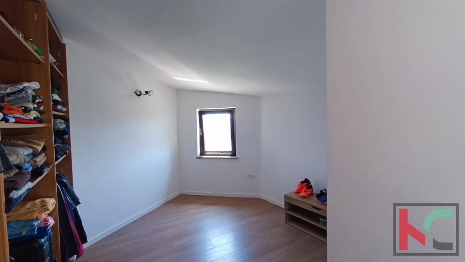 Istra, Fažana, Valbandon, stan sa 3 sobe i terasom na mirnoj lokaciji, #prodaja