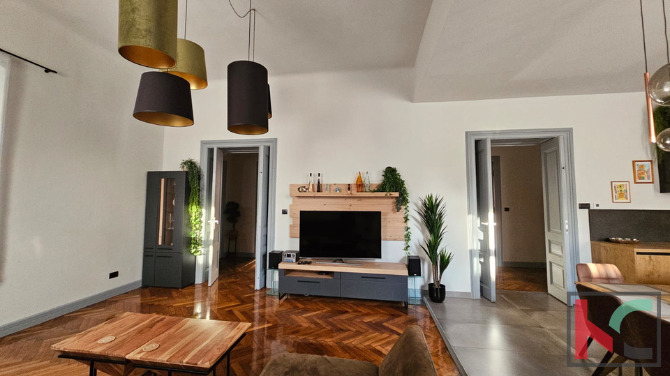 ISTRA, PULA, ČETVEROSOBAN STAN U CENTRU GRADA 135,37M2 #PRODAJA