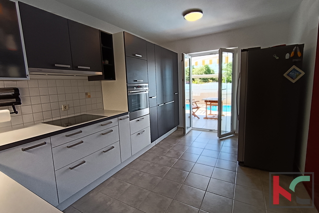 ISTRA, POREČ, APPARTAMENTO CON 2 CAMERE DA LETTO E PISCINA PRIVATA, #VENDITA