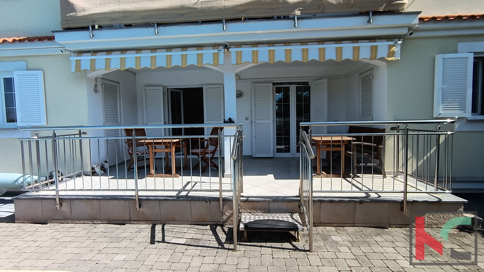 ISTRA, POREČ, STAN S 2 SPAVAĆE SOBE I PRIVATNIM BAZENOM, #PRODAJA