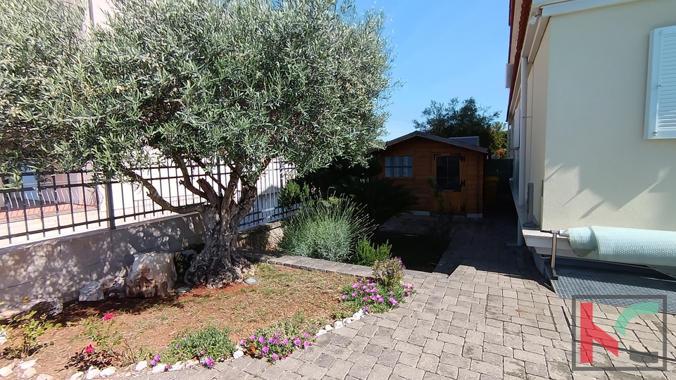 ISTRA, POREČ, STAN S 2 SPAVAĆE SOBE I PRIVATNIM BAZENOM, #PRODAJA