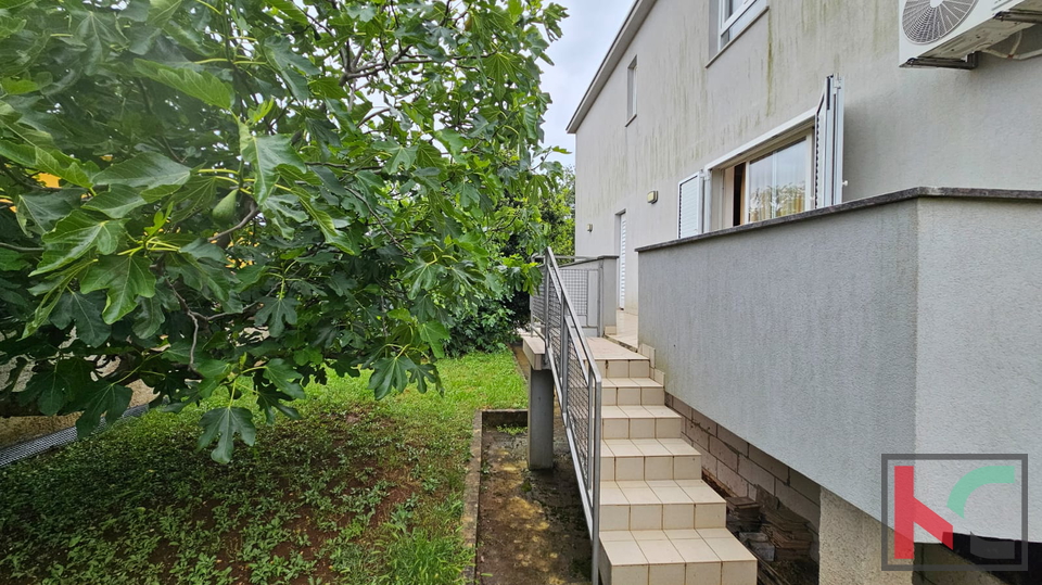 PULA, VALDEBEK, KUĆA SA DVA STANA I GARAŽOM #PRODAJA