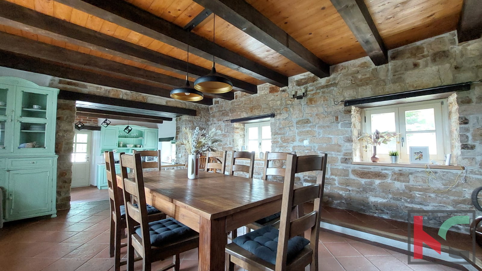 ISTRA, TINJAN,  KAMENA VILA SA BAZENOM, # PRODAJA