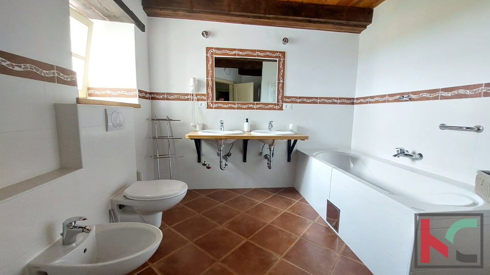 ISTRA, TINJAN,  KAMENA VILA SA BAZENOM, # PRODAJA