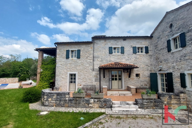 ISTRA, TINJAN,  KAMENA VILA SA BAZENOM, # PRODAJA