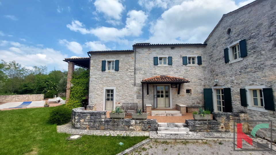 ISTRA, TINJAN,  KAMENA VILA SA BAZENOM, # PRODAJA
