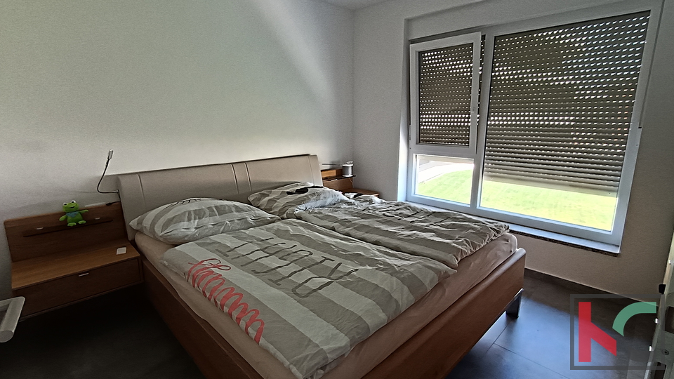 ISTRA, TAR-VABRIGA, STAN S VELIKIM BALKONOM BLIZU MORA, #PRODAJA