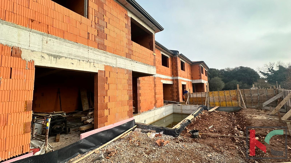 ISTRA, ŠIŠAN, DUPLEX VILA SA BAZENOM, #PRODJA
