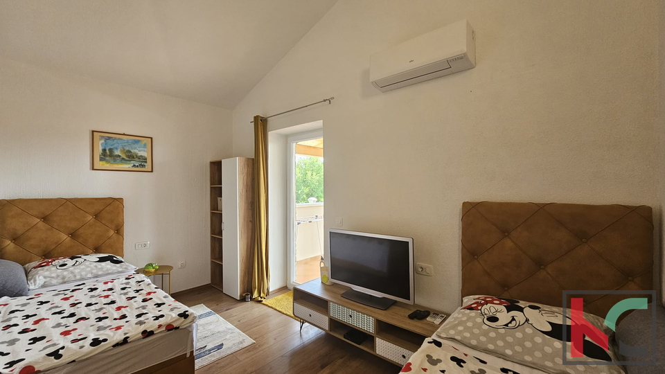 ISTRA, SVETVINČENAT, KUĆA SA BAZENOM I UREĐENOM OKUĆNICOM, 4 SPAVAĆE SOBE, 3 KUPAONICE, #PRODAJA