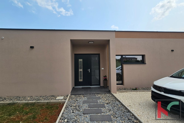 House, 106 m2, For Sale, Svetvinčenat - Štokovci