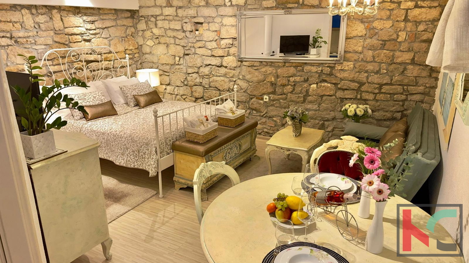 ROVINJ, CENTAR,  SAVRŠEN STAN ZA NAJAM  #PRODAJA