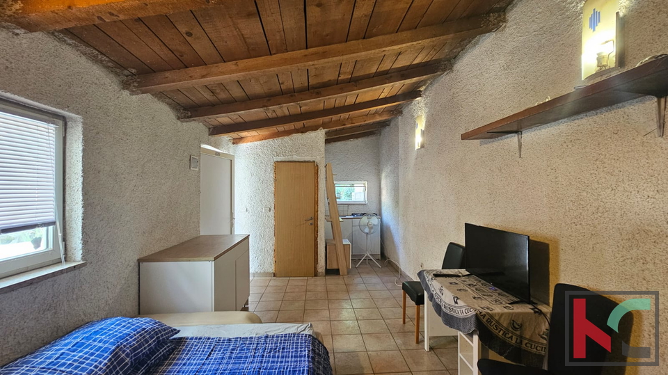 ISTRA, PULA, VERUDA, KUĆA NA TRAŽENOJ LOKACIJI SA OKUĆNICOM, #PRODAJA