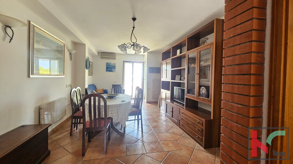 ROVINJ, STAN SA TRI BALKONA I POGLEDOM NA MORE #PRODAJA